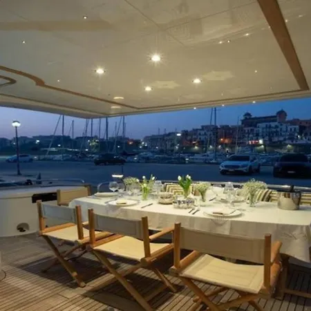 Yacht Joy 4 Cabin Bateau-hôtel *