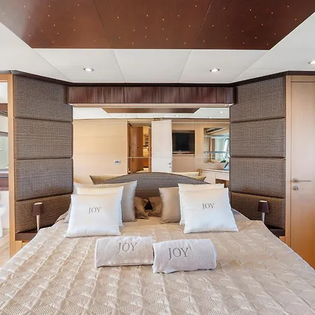 Yacht Joy 4 Cabin Bateau-hôtel