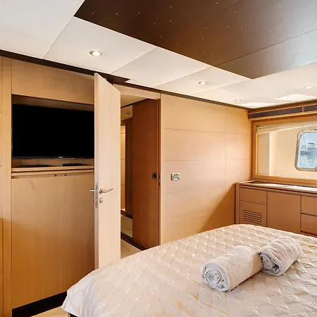 Yacht Joy 4 Cabin Bateau-hôtel *