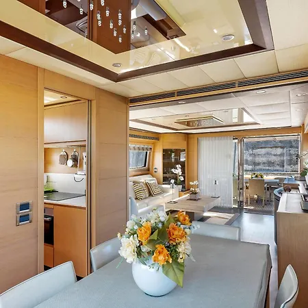 Yacht Joy 4 Cabin Botel Porto Cervo